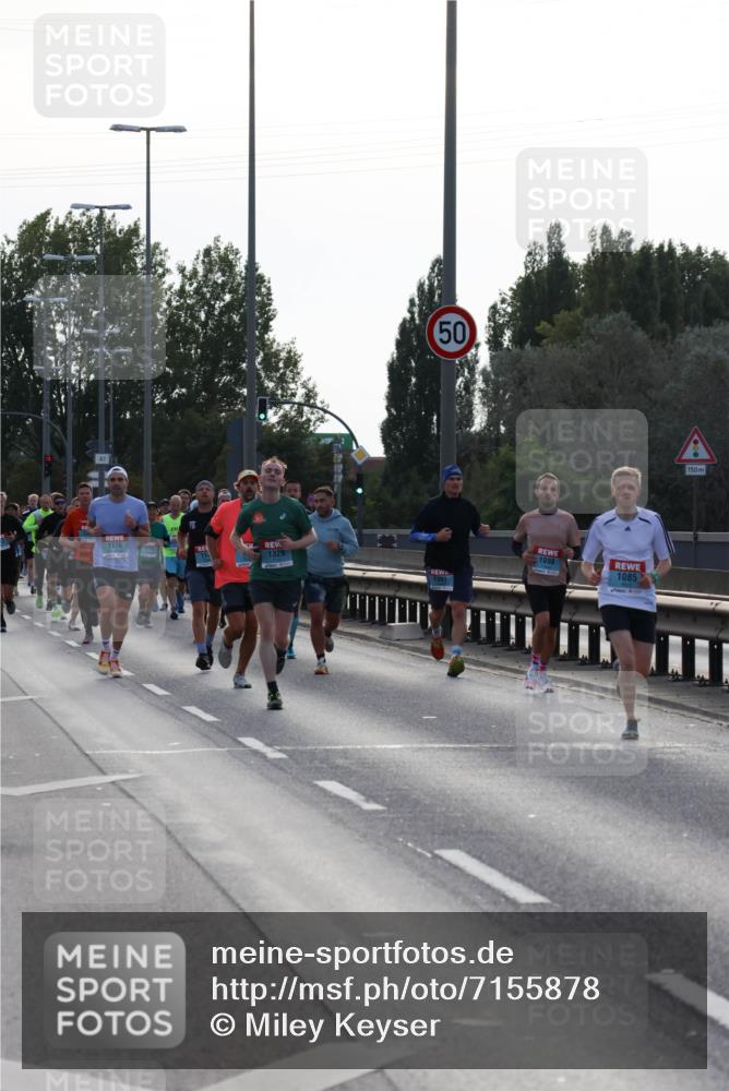 03.10.2024 - Köhlbrandbrückenlauf Miley Keyser http://msf.ph/oto/7155878 03.10.2024 09:12:24 Position 3 1, 50, 1176, 1329, 1098, 1085, 150 meine-sportfotos.de