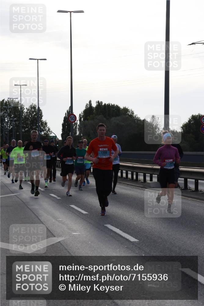 03.10.2024 - Köhlbrandbrückenlauf Miley Keyser http://msf.ph/oto/7155936 03.10.2024 09:12:37 Position 3 1172, 50, 1245, 1310, 1308, 1131 meine-sportfotos.de