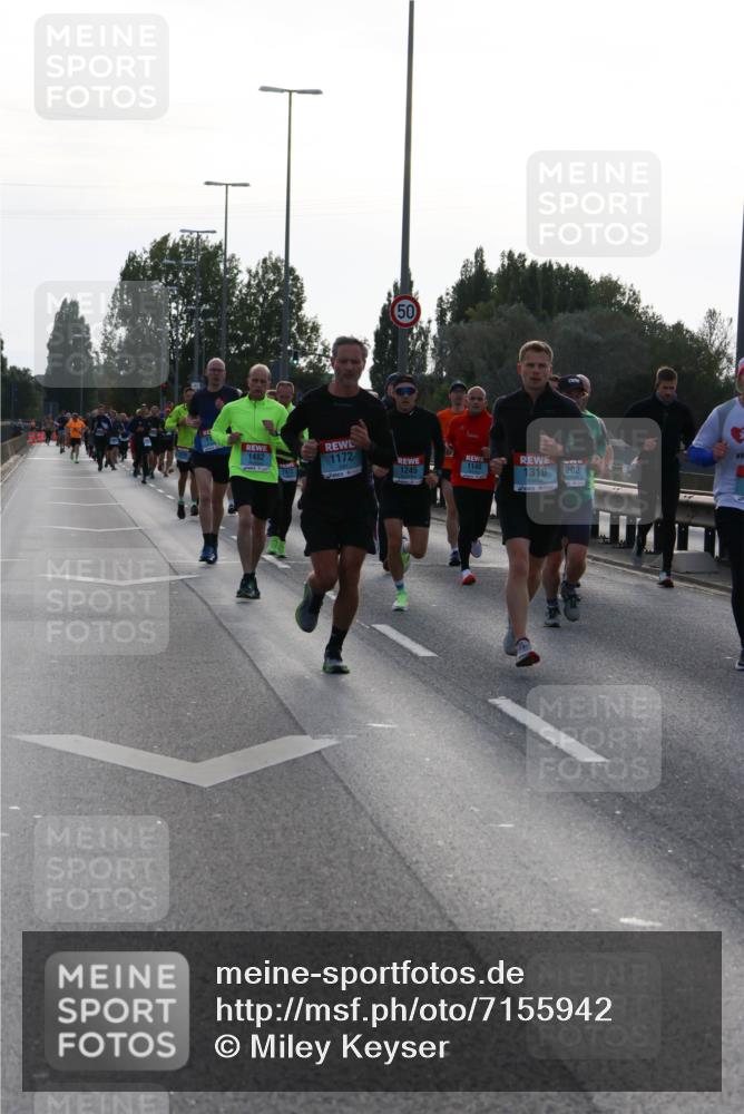 03.10.2024 - Köhlbrandbrückenlauf Miley Keyser http://msf.ph/oto/7155942 03.10.2024 09:12:39 Position 3 50, 1482, 1172, 137, 1140, 1472, 1245, 1310, 202 meine-sportfotos.de