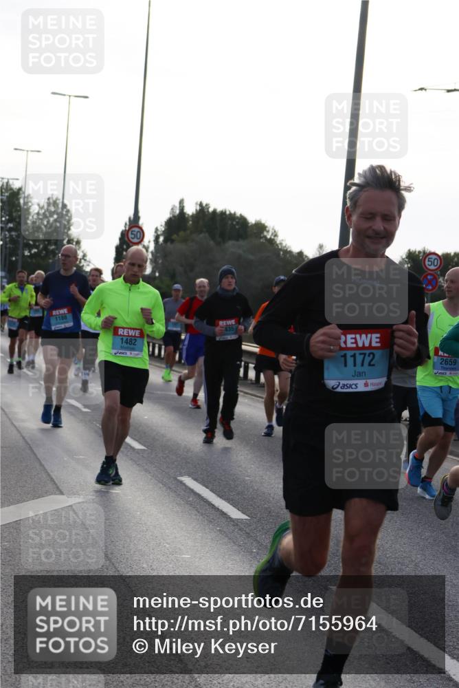 03.10.2024 - Köhlbrandbrückenlauf Miley Keyser http://msf.ph/oto/7155964 03.10.2024 09:12:42 Position 3 1188, 1482, 435, 1172, 2659 meine-sportfotos.de