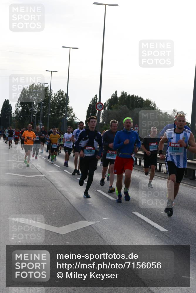 03.10.2024 - Köhlbrandbrückenlauf Miley Keyser http://msf.ph/oto/7156056 03.10.2024 09:13:00 Position 3 50, 1206, 1255, 1343, 1108 meine-sportfotos.de