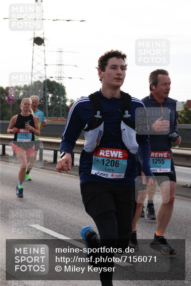 03.10.2024 - Köhlbrandbrückenlauf Miley Keyser http://msf.ph/oto/7156071 03.10.2024 09:13:04 Position 3 1193, 1206, 1255 meine-sportfotos.de