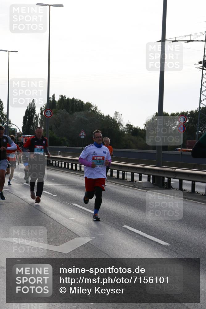 03.10.2024 - Köhlbrandbrückenlauf Miley Keyser http://msf.ph/oto/7156101 03.10.2024 09:13:15 Position 3 075, 50, 1461, 1439, 50 meine-sportfotos.de