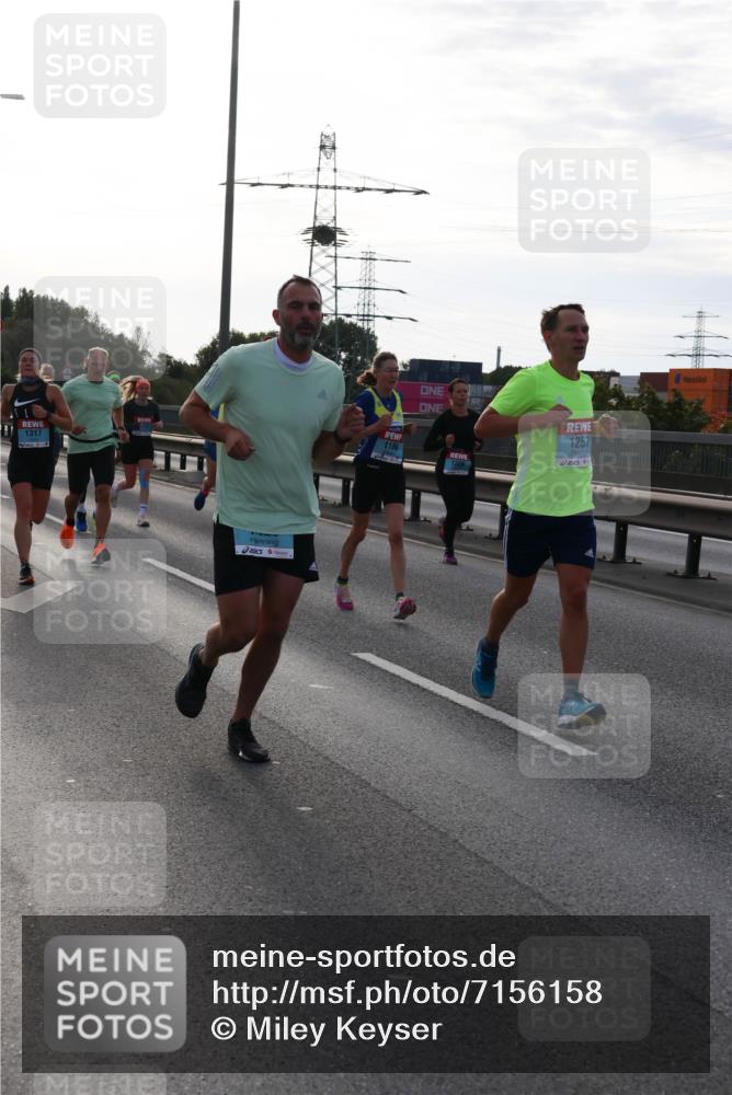 03.10.2024 - Köhlbrandbrückenlauf Miley Keyser http://msf.ph/oto/7156158 03.10.2024 09:13:27 Position 3 1317, 1257, 1189, 1229 meine-sportfotos.de