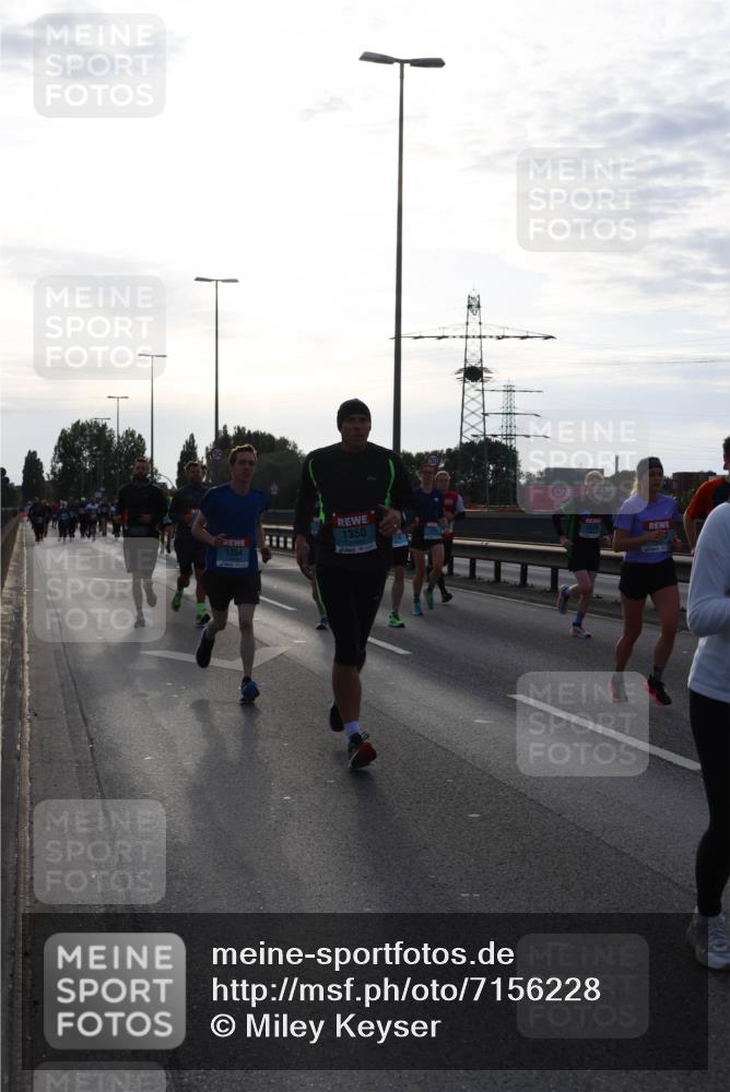 03.10.2024 - Köhlbrandbrückenlauf Miley Keyser http://msf.ph/oto/7156228 03.10.2024 09:13:43 Position 3 1350, 1354, 2076 meine-sportfotos.de