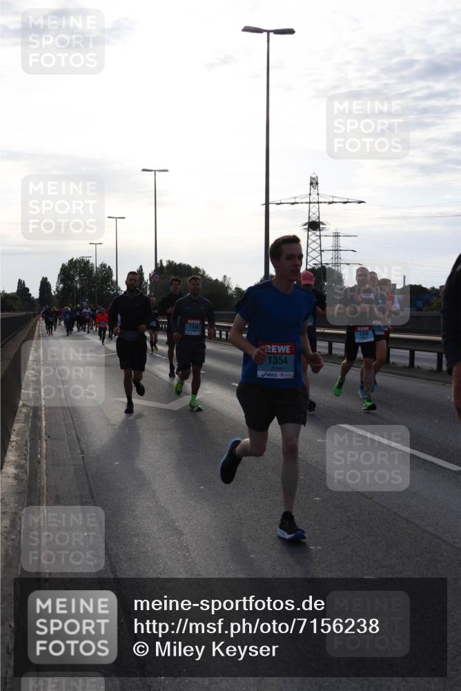 03.10.2024 - Köhlbrandbrückenlauf Miley Keyser http://msf.ph/oto/7156238 03.10.2024 09:13:44 Position 3 1314, 1354, 1119 meine-sportfotos.de