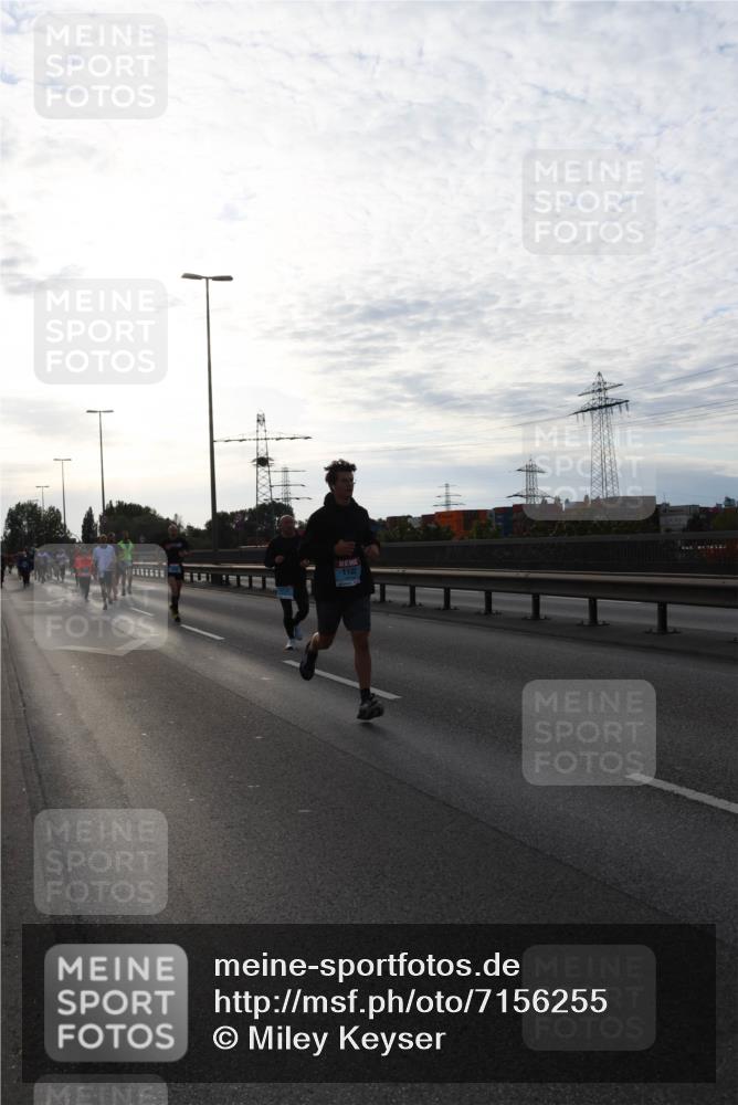 03.10.2024 - Köhlbrandbrückenlauf Miley Keyser http://msf.ph/oto/7156255 03.10.2024 09:13:47 Position 3 1102 meine-sportfotos.de
