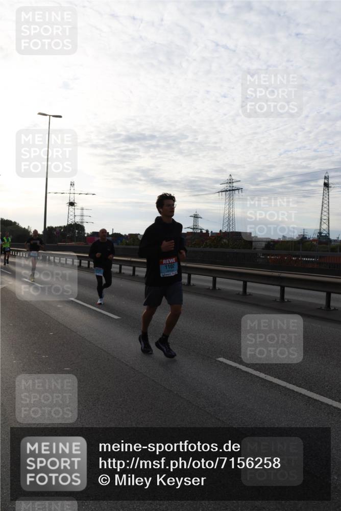 03.10.2024 - Köhlbrandbrückenlauf Miley Keyser http://msf.ph/oto/7156258 03.10.2024 09:13:48 Position 3 1102 meine-sportfotos.de