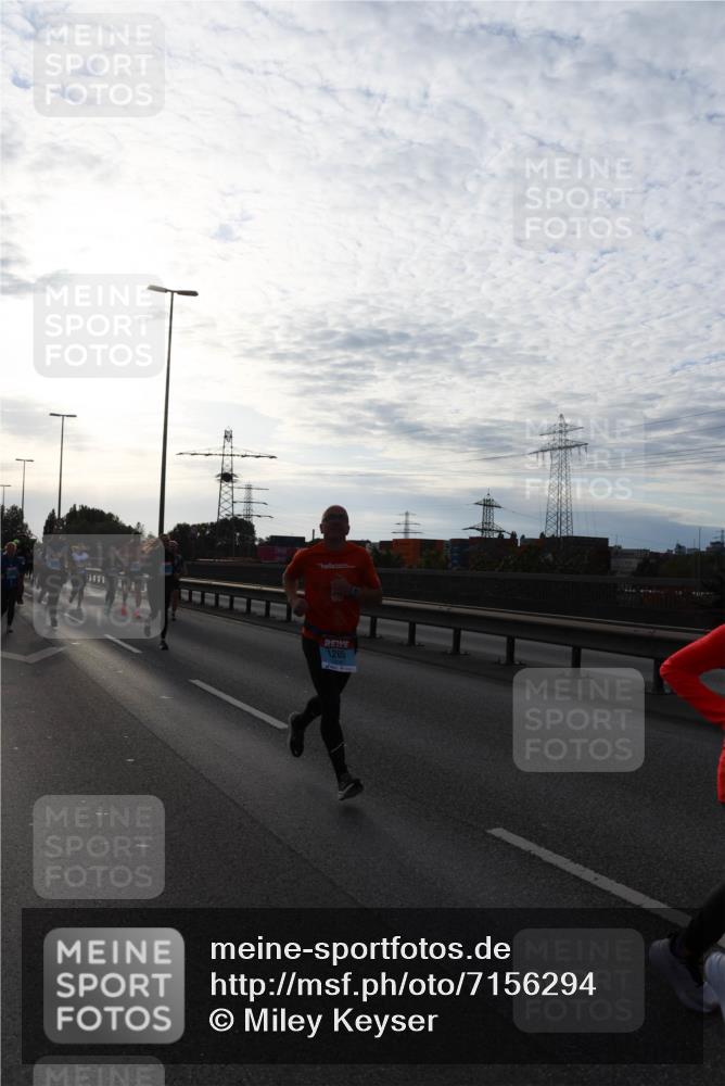 03.10.2024 - Köhlbrandbrückenlauf Miley Keyser http://msf.ph/oto/7156294 03.10.2024 09:13:55 Position 3 1205 meine-sportfotos.de