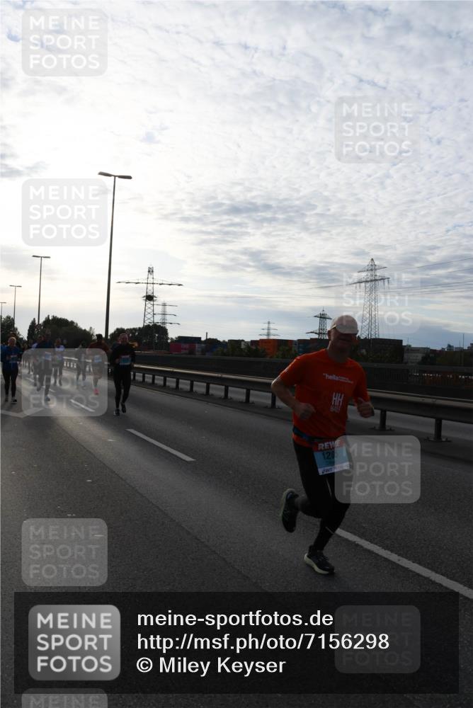 03.10.2024 - Köhlbrandbrückenlauf Miley Keyser http://msf.ph/oto/7156298 03.10.2024 09:13:55 Position 3 1205 meine-sportfotos.de