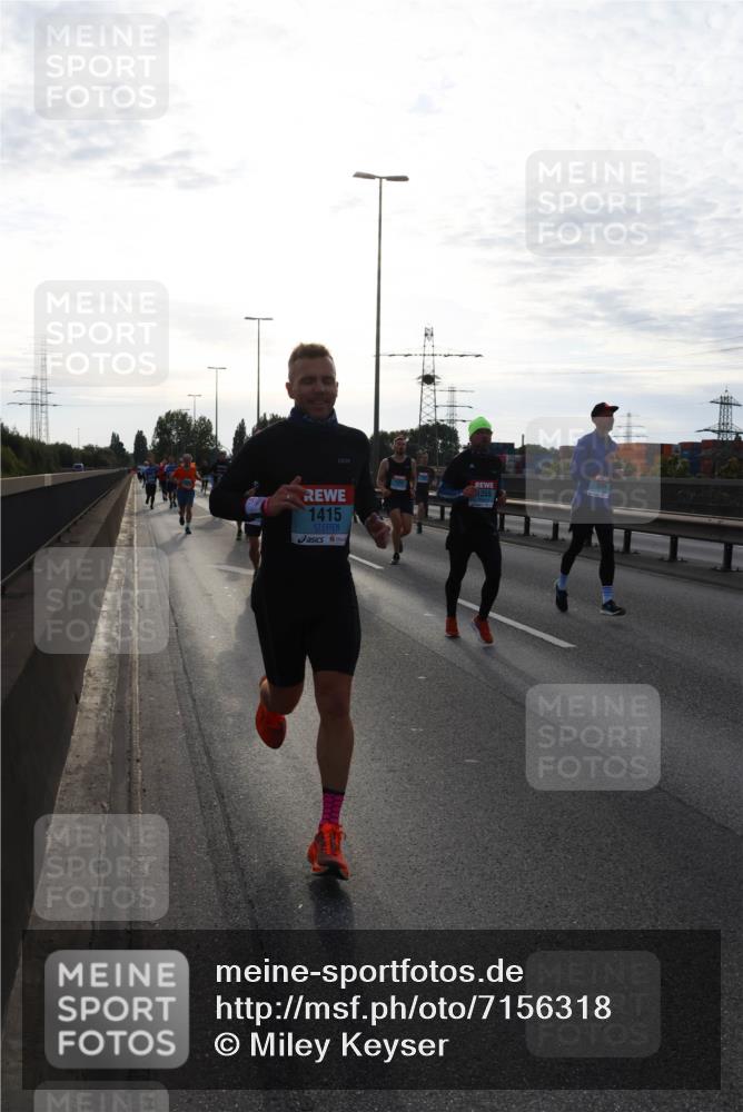 03.10.2024 - Köhlbrandbrückenlauf Miley Keyser http://msf.ph/oto/7156318 03.10.2024 09:14:01 Position 3 1415, 1355, 1284 meine-sportfotos.de