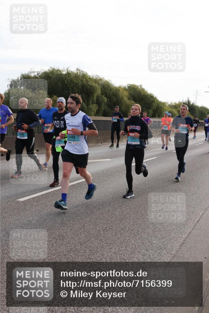 03.10.2024 - Köhlbrandbrückenlauf Miley Keyser http://msf.ph/oto/7156399 03.10.2024 09:14:31 Position 3 1062, 162, 1101, 1488, 128, 1460 meine-sportfotos.de