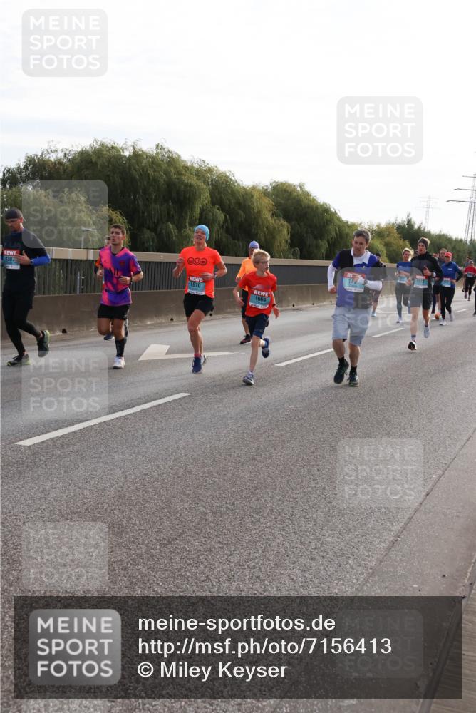 03.10.2024 - Köhlbrandbrückenlauf Miley Keyser http://msf.ph/oto/7156413 03.10.2024 09:14:34 Position 3 138, 1670, 1669, 1572, 149 meine-sportfotos.de