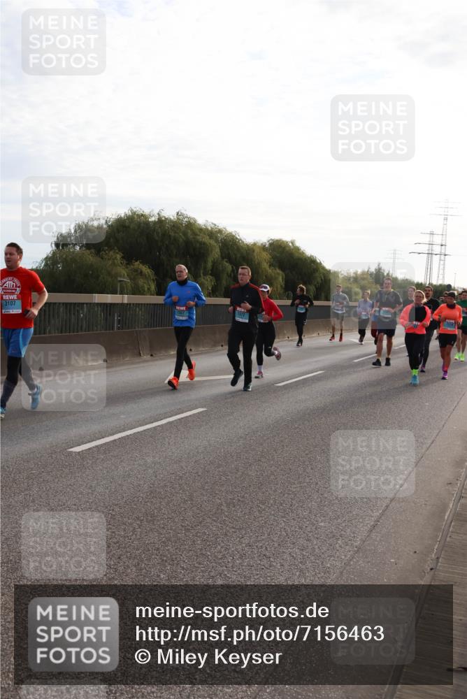 03.10.2024 - Köhlbrandbrückenlauf Miley Keyser http://msf.ph/oto/7156463 03.10.2024 09:14:42 Position 3 3107, 1372 meine-sportfotos.de