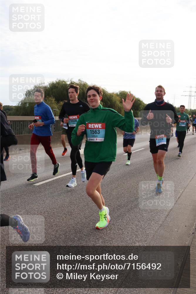 03.10.2024 - Köhlbrandbrückenlauf Miley Keyser http://msf.ph/oto/7156492 03.10.2024 09:14:47 Position 3 1036, 1563, 2728, 1238 meine-sportfotos.de