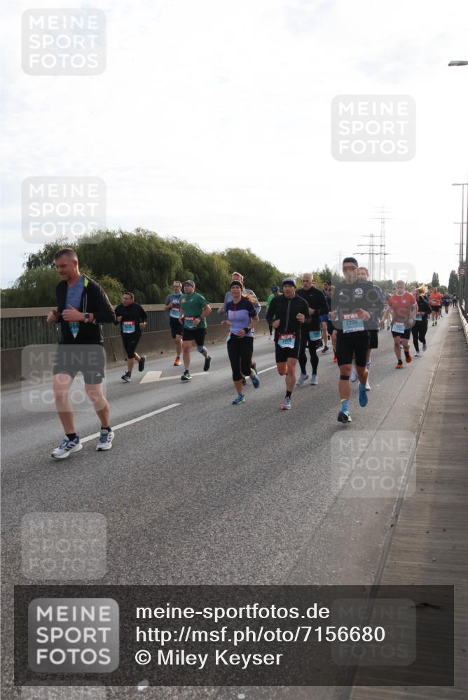 03.10.2024 - Köhlbrandbrückenlauf Miley Keyser http://msf.ph/oto/7156680 03.10.2024 09:15:18 Position 3 364, 2220, 1728 meine-sportfotos.de