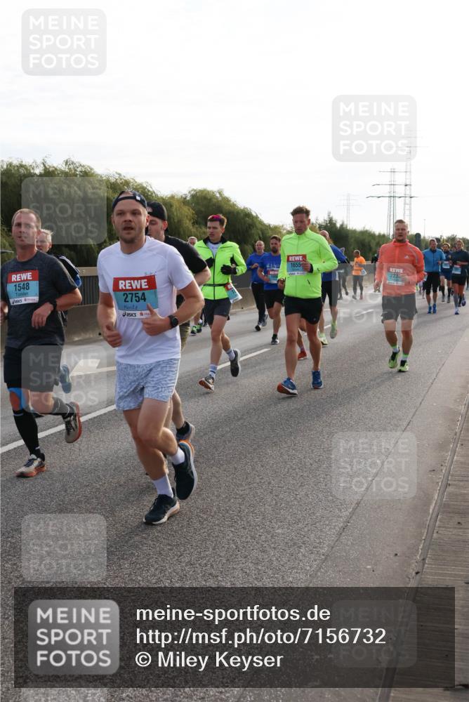 03.10.2024 - Köhlbrandbrückenlauf Miley Keyser http://msf.ph/oto/7156732 03.10.2024 09:15:25 Position 3 1548, 2754, 1655, 2235 meine-sportfotos.de
