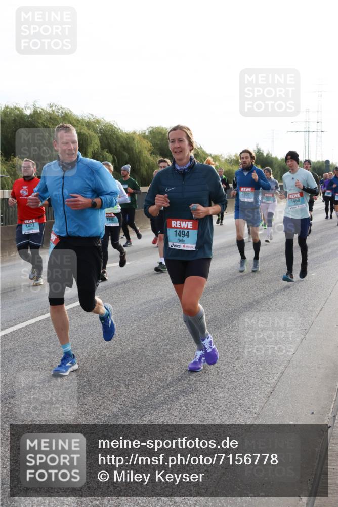 03.10.2024 - Köhlbrandbrückenlauf Miley Keyser http://msf.ph/oto/7156778 03.10.2024 09:15:31 Position 3 1477, 1942, 1494, 2001, 1292, 1450 meine-sportfotos.de