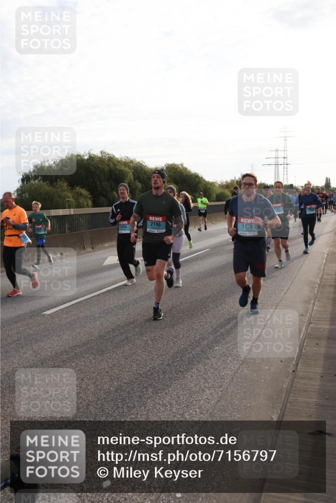 03.10.2024 - Köhlbrandbrückenlauf Miley Keyser http://msf.ph/oto/7156797 03.10.2024 09:15:34 Position 3 1701, 1324, 2196, 1976 meine-sportfotos.de