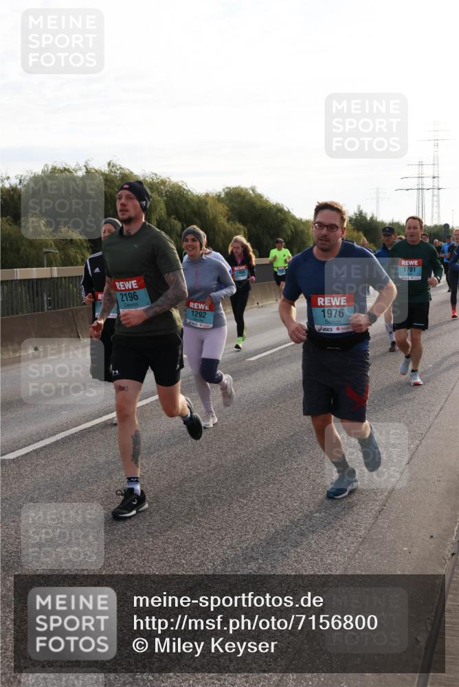 03.10.2024 - Köhlbrandbrückenlauf Miley Keyser http://msf.ph/oto/7156800 03.10.2024 09:15:34 Position 3 2196, 1292, 1954, 1976, 1701 meine-sportfotos.de