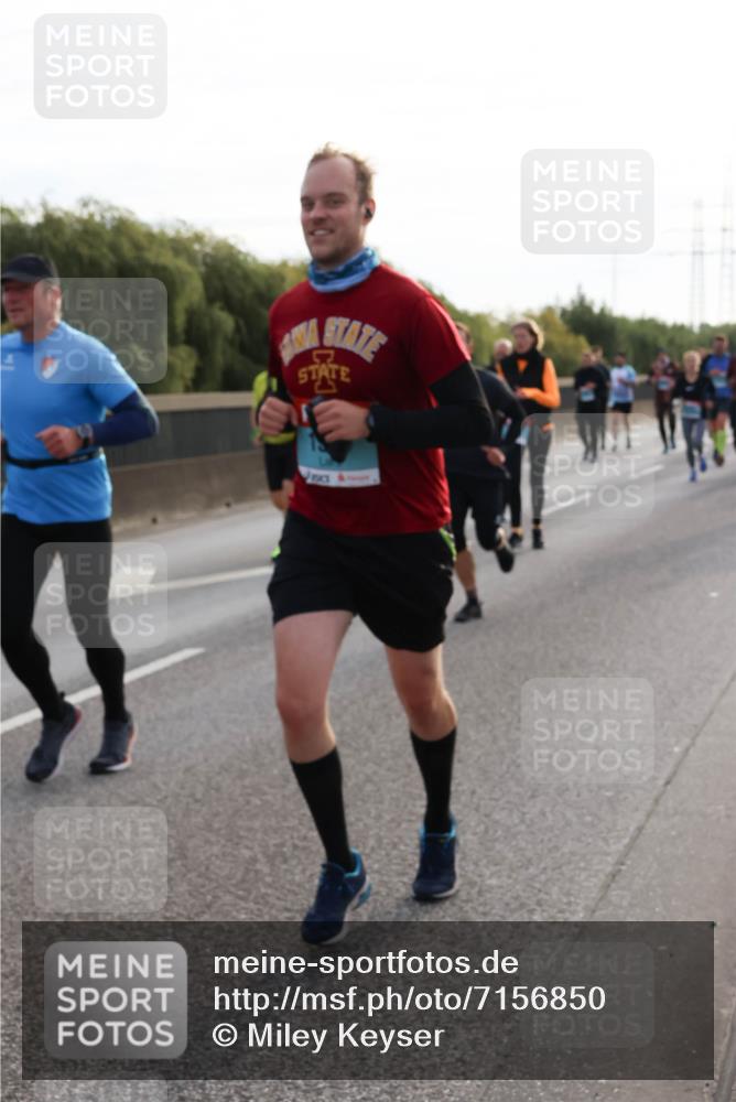 03.10.2024 - Köhlbrandbrückenlauf Miley Keyser http://msf.ph/oto/7156850 03.10.2024 09:15:42 Position 3  meine-sportfotos.de