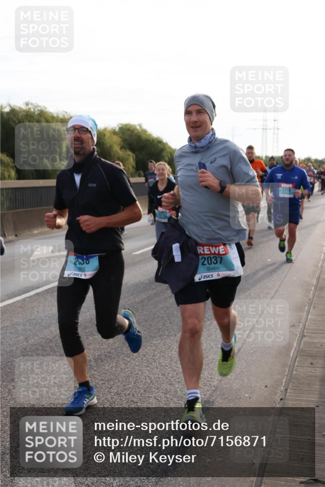 03.10.2024 - Köhlbrandbrückenlauf Miley Keyser http://msf.ph/oto/7156871 03.10.2024 09:15:47 Position 3 2130, 2037, 1719 meine-sportfotos.de