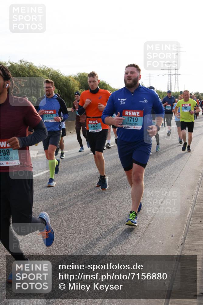 03.10.2024 - Köhlbrandbrückenlauf Miley Keyser http://msf.ph/oto/7156880 03.10.2024 09:15:49 Position 3 298, 2107, 2422, 15, 1719, 1561 meine-sportfotos.de