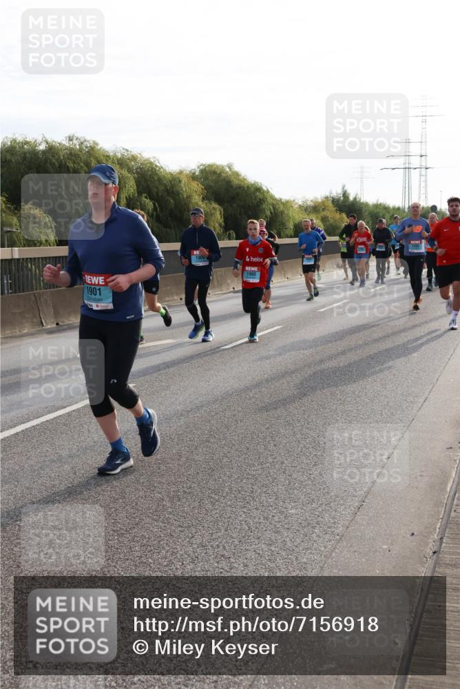 03.10.2024 - Köhlbrandbrückenlauf Miley Keyser http://msf.ph/oto/7156918 03.10.2024 09:15:53 Position 3 1901, 1909, 96, 1908 meine-sportfotos.de