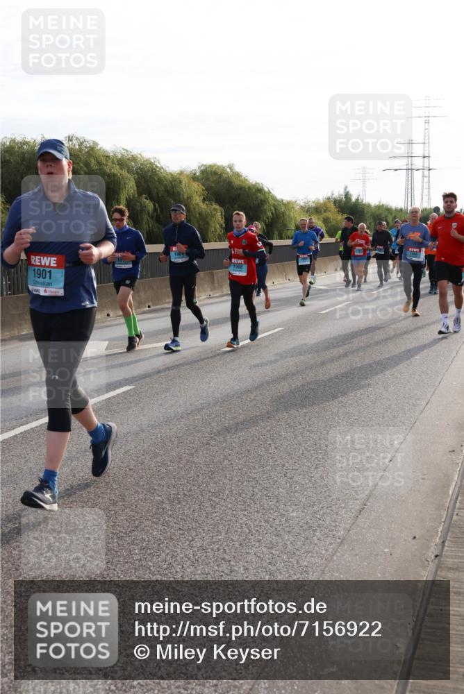 03.10.2024 - Köhlbrandbrückenlauf Miley Keyser http://msf.ph/oto/7156922 03.10.2024 09:15:53 Position 3 1901, 1909, 1908, 1565 meine-sportfotos.de