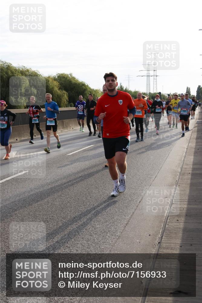 03.10.2024 - Köhlbrandbrückenlauf Miley Keyser http://msf.ph/oto/7156933 03.10.2024 09:15:55 Position 3 1686, 1541, 1539 meine-sportfotos.de