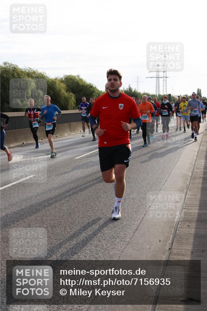 03.10.2024 - Köhlbrandbrückenlauf Miley Keyser http://msf.ph/oto/7156935 03.10.2024 09:15:56 Position 3 1751, 1539, 1541 meine-sportfotos.de