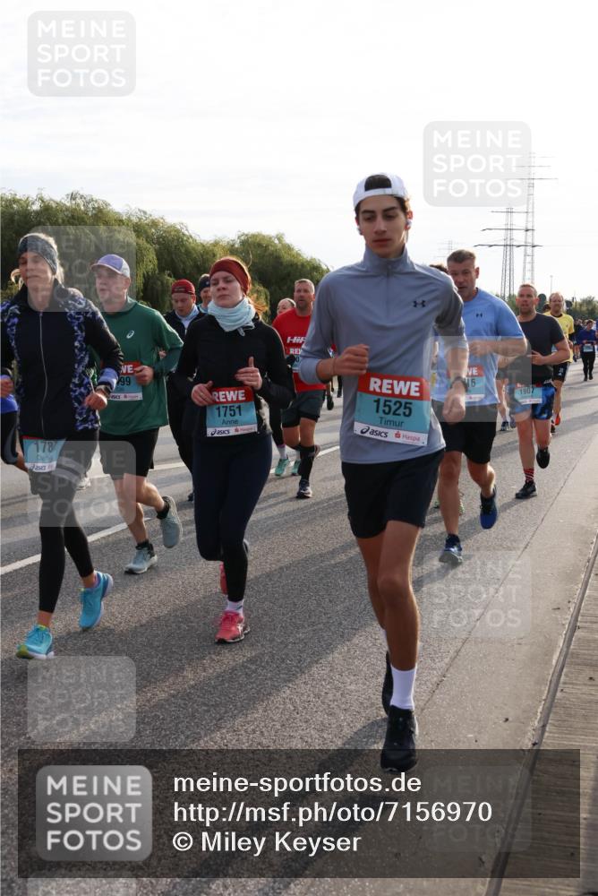 03.10.2024 - Köhlbrandbrückenlauf Miley Keyser http://msf.ph/oto/7156970 03.10.2024 09:16:00 Position 3 1787, 99, 1751, 1525, 16, 1907 meine-sportfotos.de