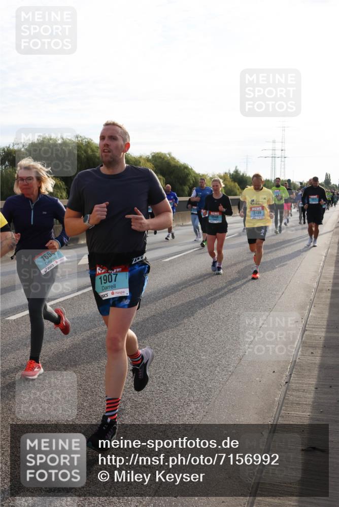 03.10.2024 - Köhlbrandbrückenlauf Miley Keyser http://msf.ph/oto/7156992 03.10.2024 09:16:02 Position 3 1654, 1907, 2840, 2439 meine-sportfotos.de