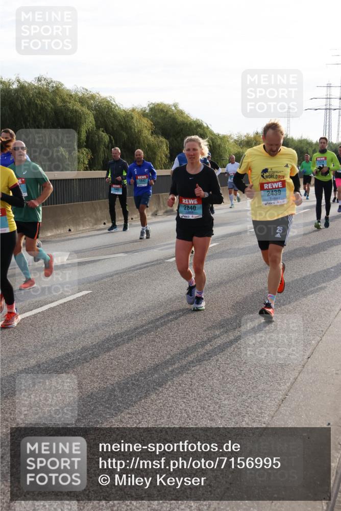 03.10.2024 - Köhlbrandbrückenlauf Miley Keyser http://msf.ph/oto/7156995 03.10.2024 09:16:03 Position 3 1842, 1485, 2840, 2439, 1574 meine-sportfotos.de