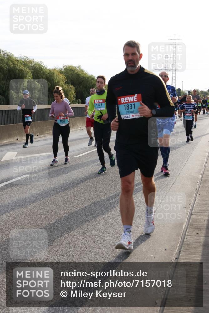 03.10.2024 - Köhlbrandbrückenlauf Miley Keyser http://msf.ph/oto/7157018 03.10.2024 09:16:06 Position 3 1900, 1574, 1831, 2050 meine-sportfotos.de