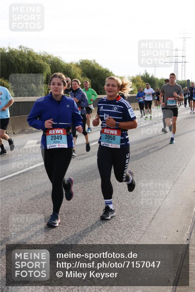 03.10.2024 - Köhlbrandbrückenlauf Miley Keyser http://msf.ph/oto/7157047 03.10.2024 09:16:10 Position 3 2049, 2050, 2150 meine-sportfotos.de