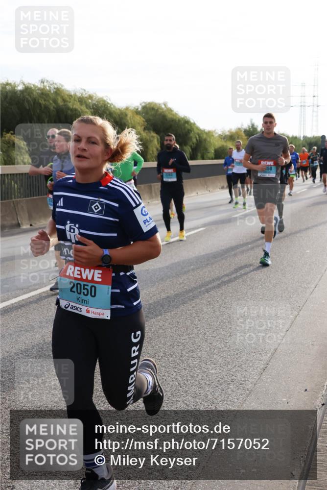 03.10.2024 - Köhlbrandbrückenlauf Miley Keyser http://msf.ph/oto/7157052 03.10.2024 09:16:10 Position 3 2050, 2283, 50 meine-sportfotos.de
