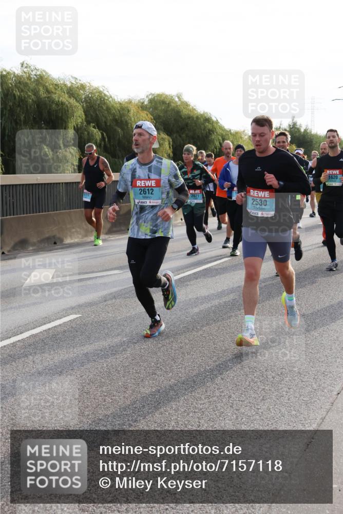 03.10.2024 - Köhlbrandbrückenlauf Miley Keyser http://msf.ph/oto/7157118 03.10.2024 09:16:19 Position 3 2612, 2071, 1711, 2530, 1620 meine-sportfotos.de