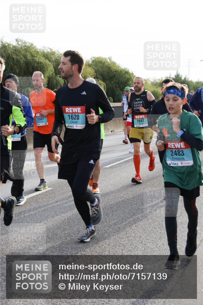 03.10.2024 - Köhlbrandbrückenlauf Miley Keyser http://msf.ph/oto/7157139 03.10.2024 09:16:21 Position 3 1581, 1620, 1647, 2483 meine-sportfotos.de