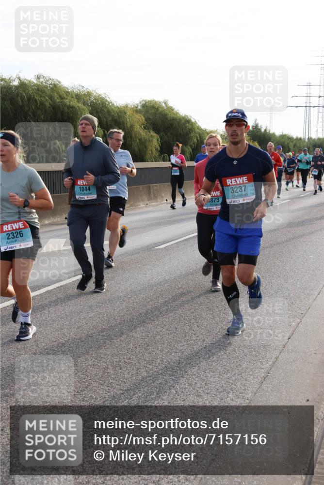 03.10.2024 - Köhlbrandbrückenlauf Miley Keyser http://msf.ph/oto/7157156 03.10.2024 09:16:24 Position 3 2326, 1844, 873, 3237 meine-sportfotos.de