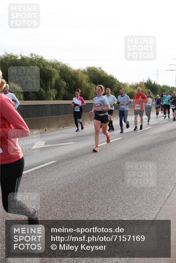 03.10.2024 - Köhlbrandbrückenlauf Miley Keyser http://msf.ph/oto/7157169 03.10.2024 09:16:26 Position 3 1921, 2042, 1444 meine-sportfotos.de