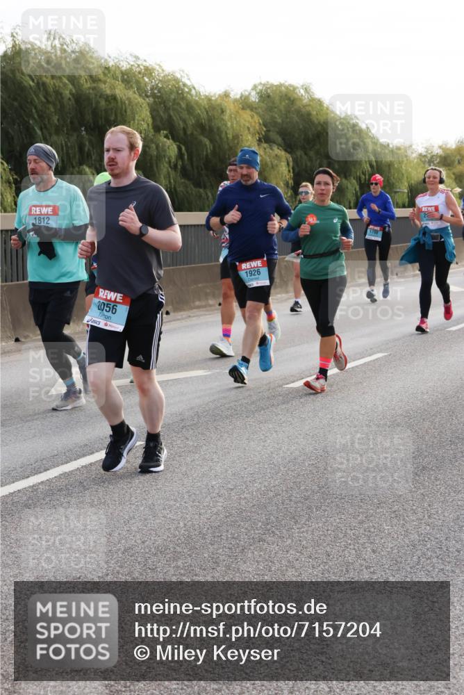 03.10.2024 - Köhlbrandbrückenlauf Miley Keyser http://msf.ph/oto/7157204 03.10.2024 09:16:32 Position 3 1812, 2056, 1926, 1708 meine-sportfotos.de