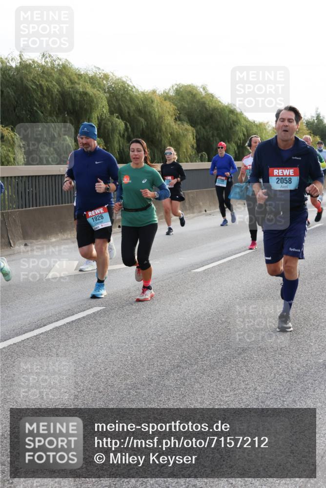 03.10.2024 - Köhlbrandbrückenlauf Miley Keyser http://msf.ph/oto/7157212 03.10.2024 09:16:33 Position 3 1926, 2058 meine-sportfotos.de