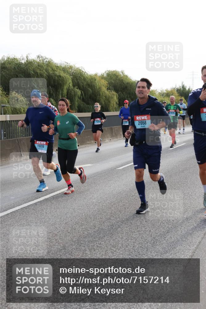 03.10.2024 - Köhlbrandbrückenlauf Miley Keyser http://msf.ph/oto/7157214 03.10.2024 09:16:33 Position 3 1926, 1679, 1708, 2058 meine-sportfotos.de