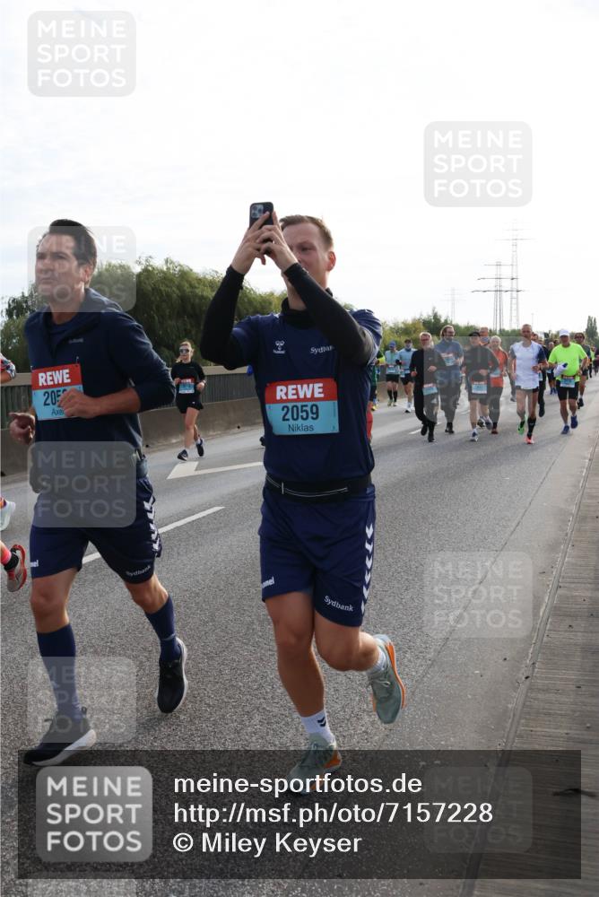 03.10.2024 - Köhlbrandbrückenlauf Miley Keyser http://msf.ph/oto/7157228 03.10.2024 09:16:35 Position 3 205, 2059 meine-sportfotos.de