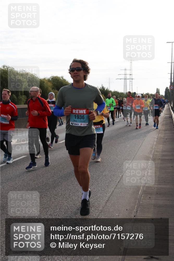 03.10.2024 - Köhlbrandbrückenlauf Miley Keyser http://msf.ph/oto/7157276 03.10.2024 09:16:42 Position 3 2006, 224, 1936, 2324, 50 meine-sportfotos.de