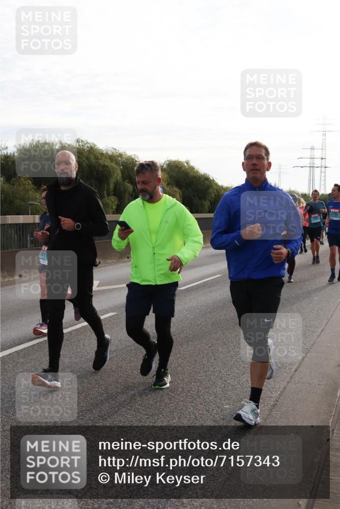 03.10.2024 - Köhlbrandbrückenlauf Miley Keyser http://msf.ph/oto/7157343 03.10.2024 09:16:52 Position 3 2753 meine-sportfotos.de