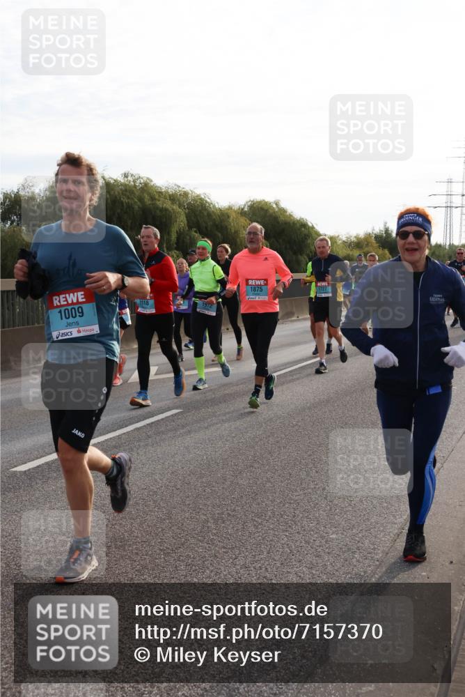 03.10.2024 - Köhlbrandbrückenlauf Miley Keyser http://msf.ph/oto/7157370 03.10.2024 09:16:57 Position 3 1009, 1972, 1118, 1875, 1727 meine-sportfotos.de