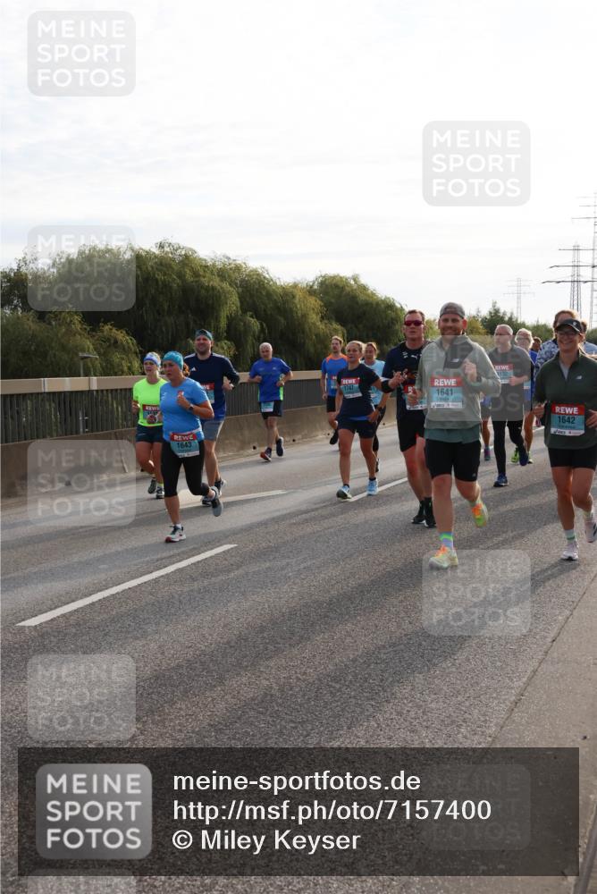 03.10.2024 - Köhlbrandbrückenlauf Miley Keyser http://msf.ph/oto/7157400 03.10.2024 09:17:01 Position 3 1643, 1932, 1747, 1641, 1642 meine-sportfotos.de