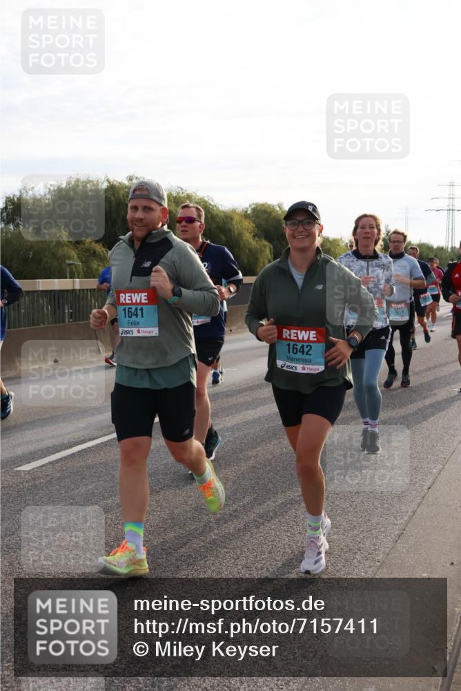 03.10.2024 - Köhlbrandbrückenlauf Miley Keyser http://msf.ph/oto/7157411 03.10.2024 09:17:03 Position 3 1641, 1642, 56 meine-sportfotos.de